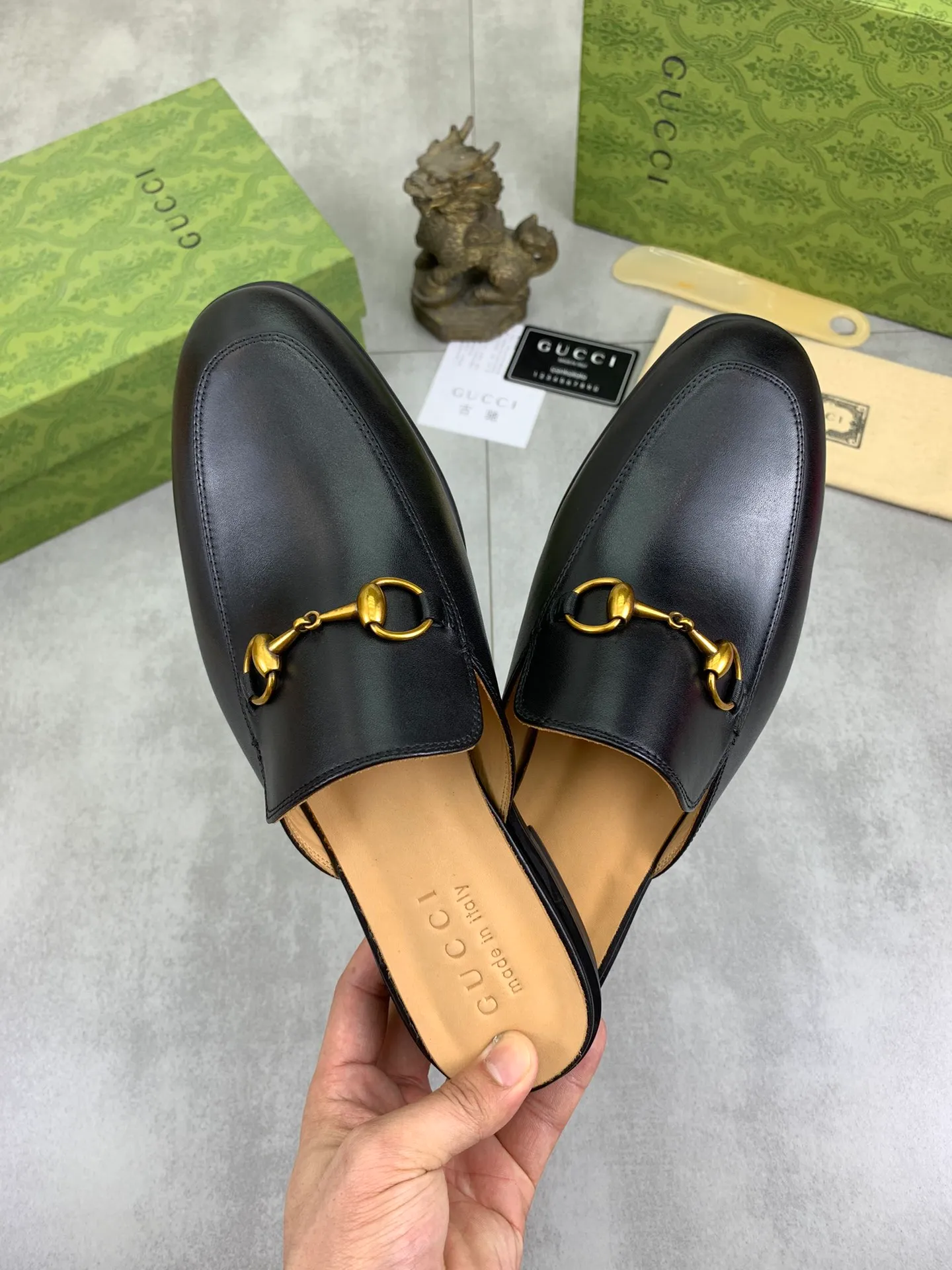 Men's Men's Shoes💰P480💰【New Style】Water-dyed Niuli High Quality Gucci half-drag business leather shoes hot selection (Gucci) official website latest Gucci half-drag 🎁 business leather shoes, hot style 💥 simple and elegant style, exclusive for trendy men. Unique official website latest brand original double G embossing Elements 👑 Original Gucci decoration, fashionable and elegant, fabric original calfskin ✅ Fully imported first-layer cowhide lining, official website designated wear-resistant, rubber business outsole, classic model taken at the counter in real life 🎬Number: 38-44 (45 46 customized) 2⃣️colors available